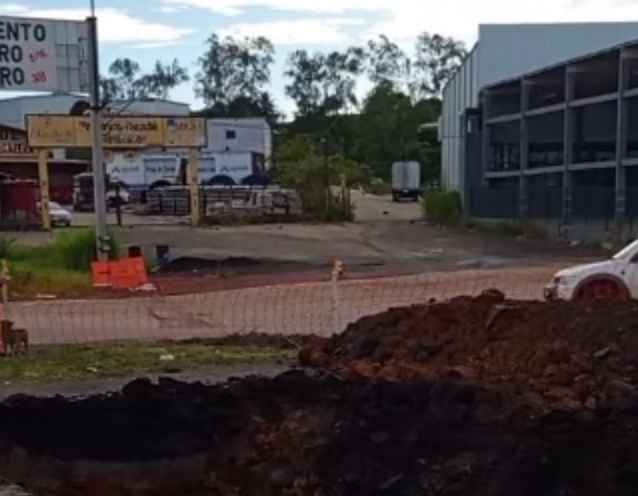 Imagem JPG, Saj: alça de acesso da BA-046 e BR-101 é bloqueada para obras no pavimento, na Praia do Dendê