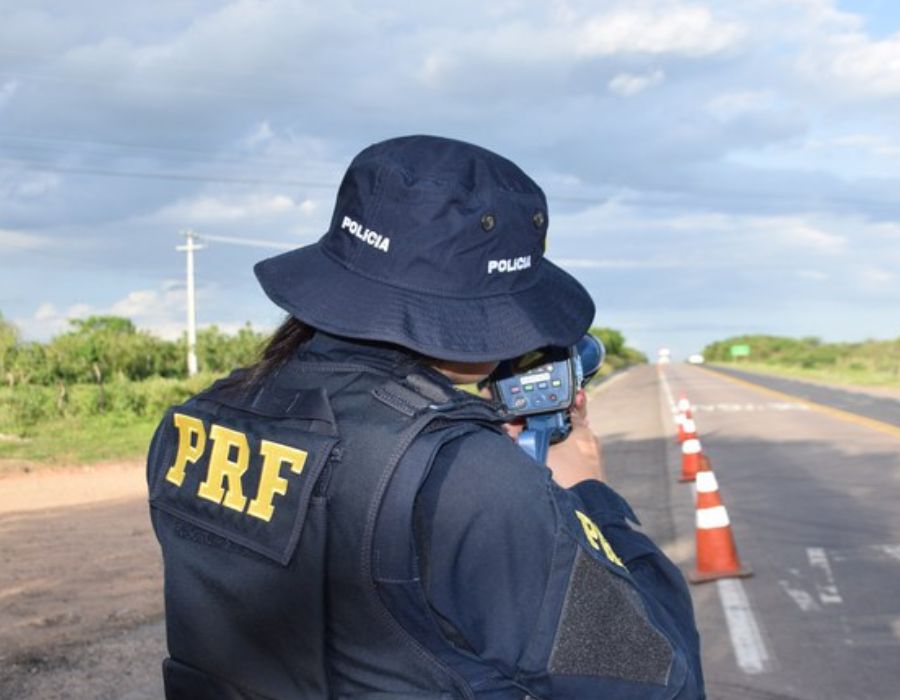 Imagem JPG, PRF na Bahia intensifica fiscalização de excesso de velocidade na Operação Carnaval 2025