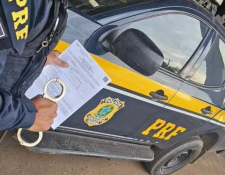 Imagem JPG, Após tentativa de fuga, foragido da justiça é preso pela PRF em Santo Antônio de Jesus