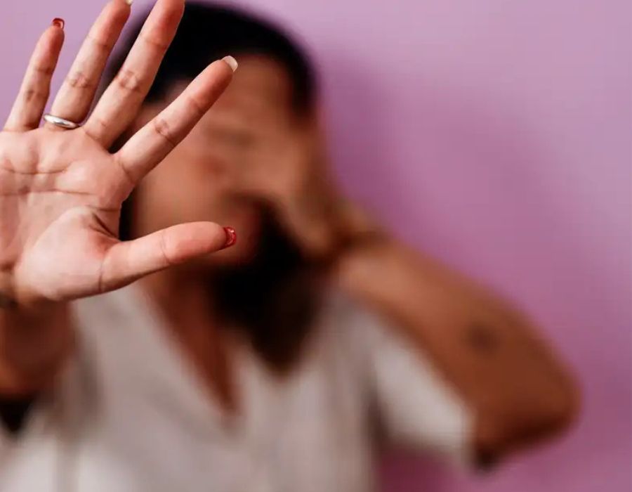 Imagem JPG, Nove em cada dez agressões contra mulher foram presenciadas por alguém