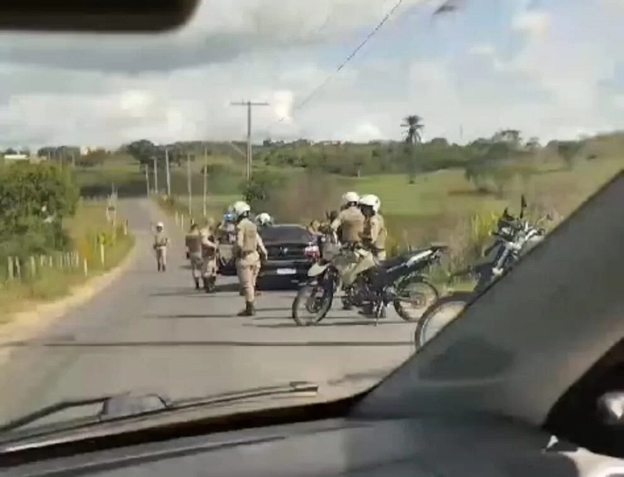 Imagem JPG, Grupo é preso após repassar notas falsas em São José do Itaporã, em Muritiba