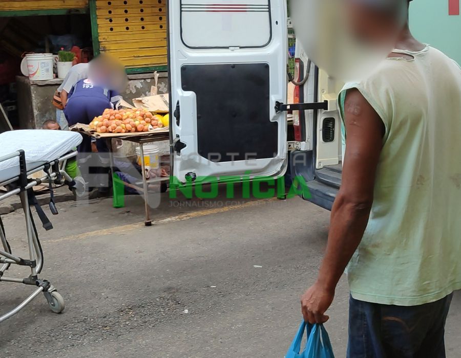 Imagem JPG, Idoso cai após sofrer mal súbito no centro de Cruz das Almas