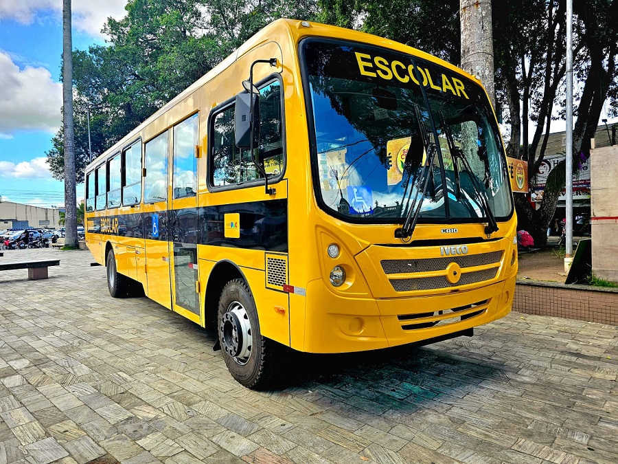 Imagem JPG, Prefeitura de Cruz adquire novo ônibus para transporte escolar